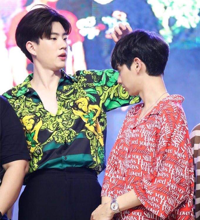Kanyarat1945's tweet photo. น้องเสื้อแดงขอประแป้งไม่ได้นะคะ  น้องมีคนประให้แล้วว🙈

#ออฟกันจ๋าขอประแป้งหน่อย
#ออฟกัน https://t.co/KvmUM1T36g