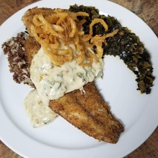 TwinLakesInn's tweet photo. Enjoy a sweet-n-spicy treat in Twin Lakes: Brown-sugar collard greens and crystal onion straws paired with panko-breaded redfish and served over a quinoa-pepita blend with a green-chili sauce. 1-7 Thurs-Sat and 8:30-2 Sun. Take-out and local delivery available, too: 719-486-7965. https://t.co/hmOAEwRBX1
