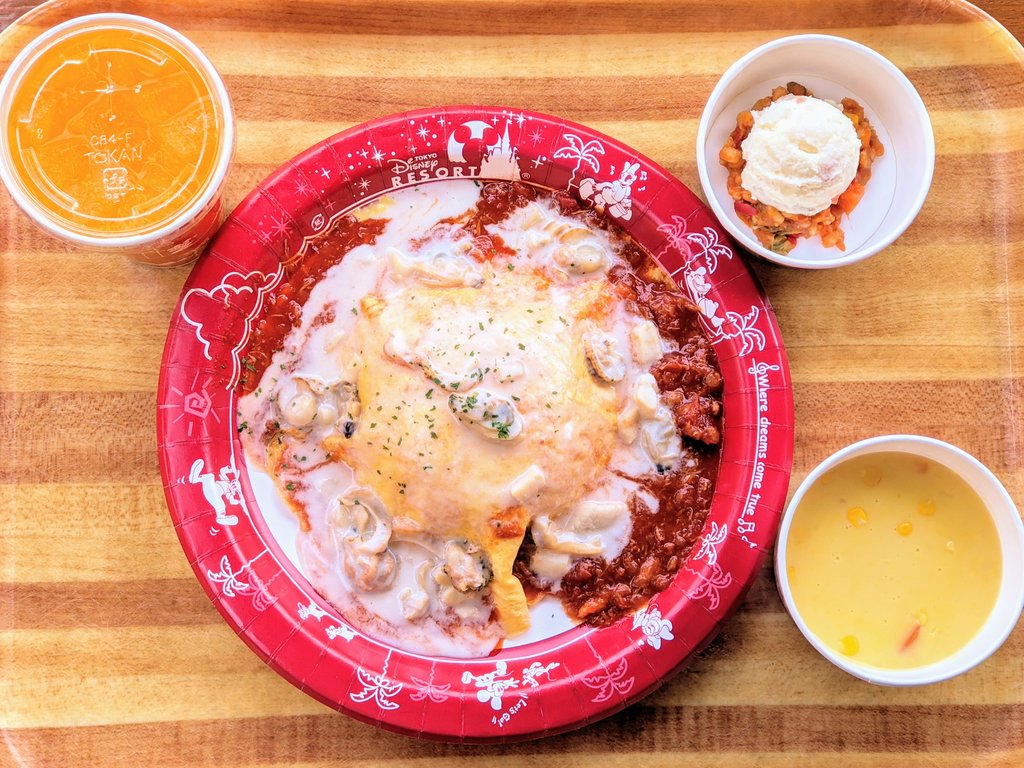 でじこ アクアポップロス ランチタイムはグランマ サラのキッチンのオムライス シーフードクリームとカニトマトソースセット O オムライス シーフードクリームとカニトマトソース ポテトサラダ コーンチャウダー ドリンク Tdr Food