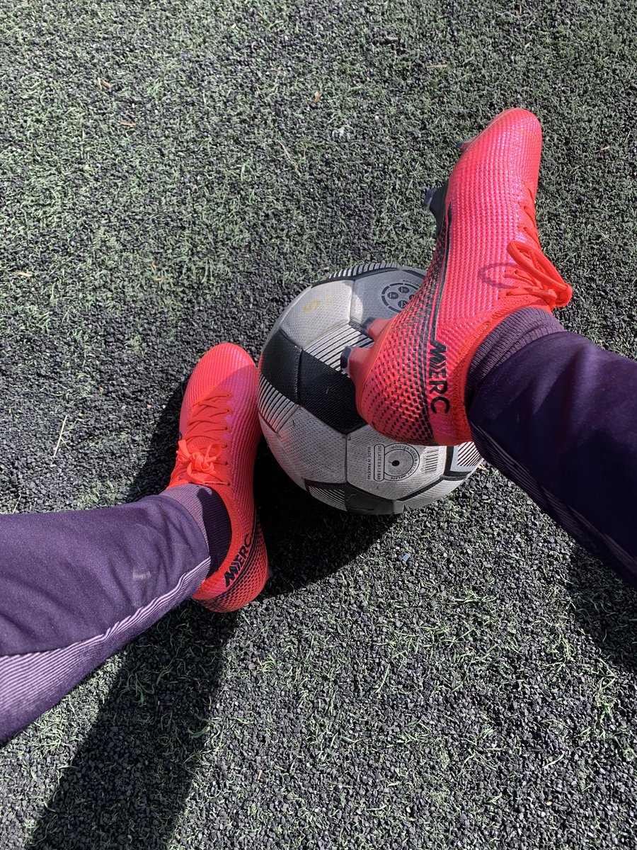 robin_review's tweet photo. @nikefootball mercurioal@vapor 13 😍😍 https://t.co/Q0kjoOr4AM