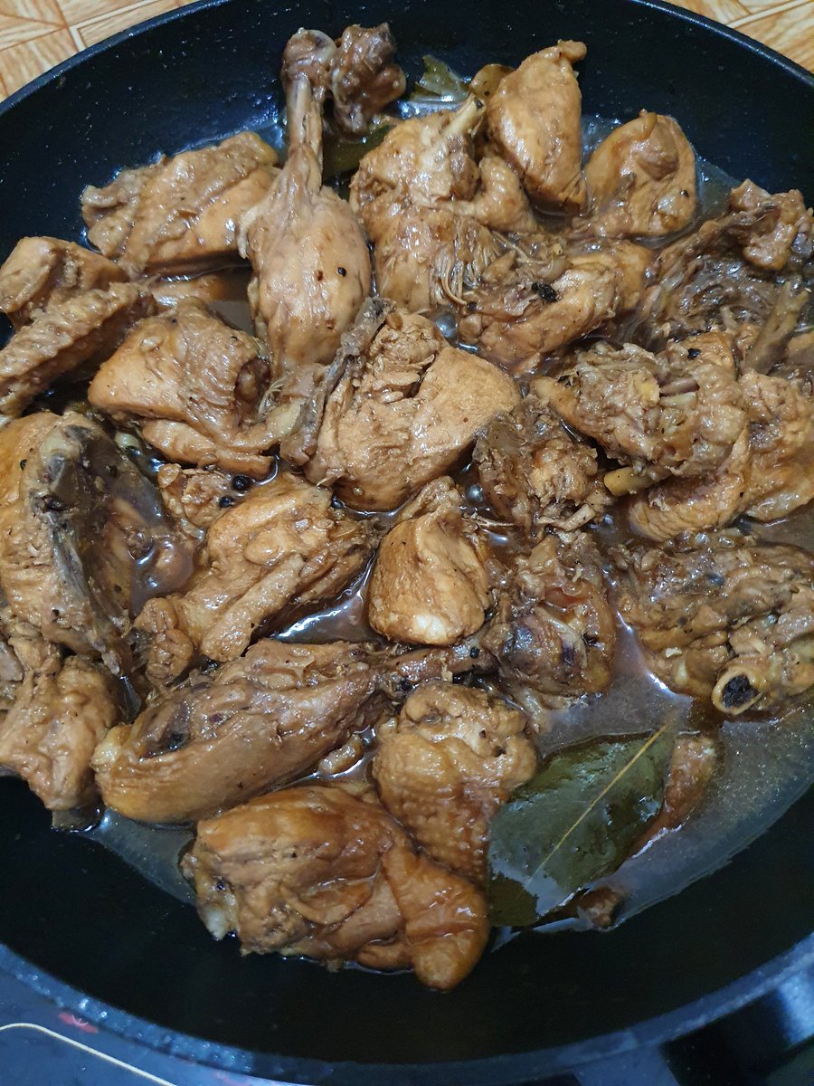 ronsimbillo's tweet photo. Ung first time mo mag adobo. Pero di ako sure parang paksiw ata 🤣 https://t.co/duoiVETELr