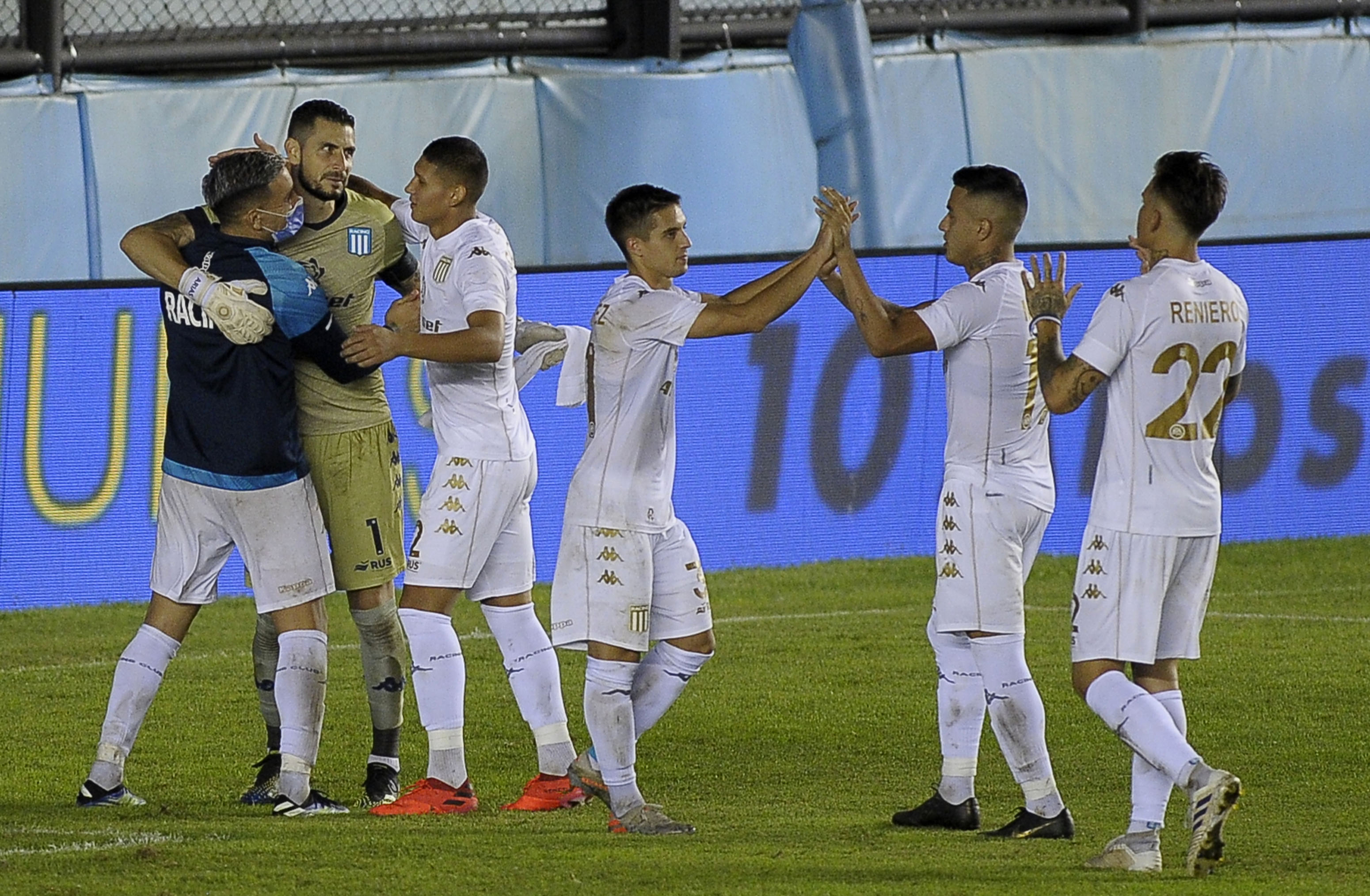 Racing pasó a los octavos de final de la Copa Argentina al vencer a San Martín de San Juan por penales