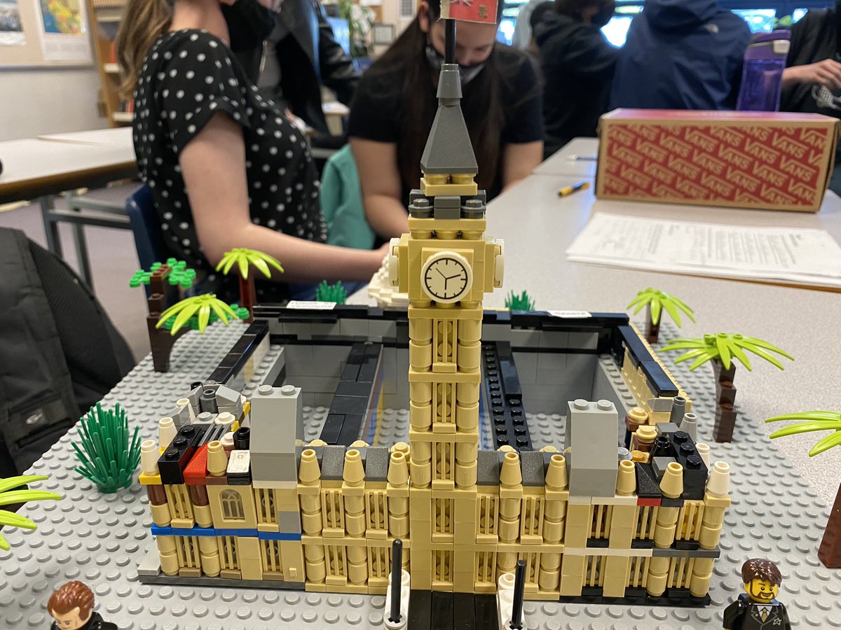andersonsocials's tweet photo. What I enjoy is watching my Ss be creative and share their BIG IDEA or aka artifact for the course with their classmates. This is a perfect example of #projectbasedlearning &amp; #constructivism as a final project in SS9. @bcedchat @bcssta https://t.co/nBRdRaEkzl