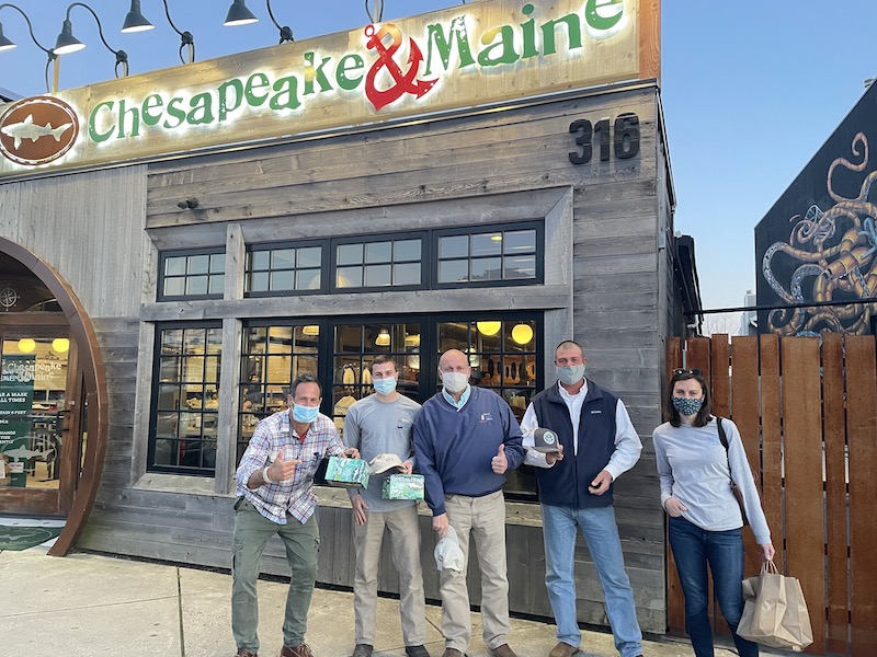 ChoptankPR's tweet image. Drinking 60-Min IPA, eating @HoopersIsland farm-raised oysters &amp;amp; Maine lobster roll, talking 'bout sustainably raised seafood ... #lovewhatyoudo