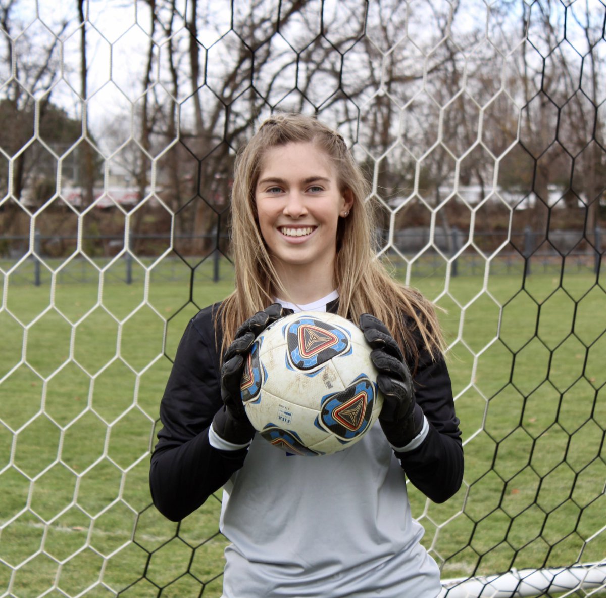 WaHiGirlsSoccer's tweet photo. Happy #InternationalGoalkeeperDay !

🔵😈⚽️ has three awesome GKs . . . they are great athletes and even better people! @WaHi_Athletics https://t.co/Lvm2bNG3Oo