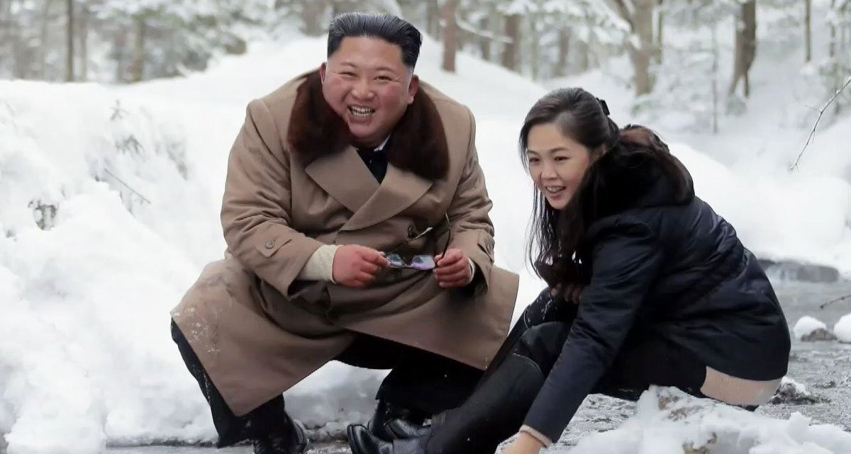 DPRK_News's tweet photo. Supreme Leader Kim Jong Un drops hottest mixtape of Spring 2021, “Ode to My Beautiful Wife, Who Exists” https://t.co/RHz8OYDfso
