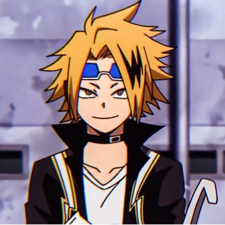 Elsy292's tweet photo. Los que animan el anime no tienen idea de como me impacto la carita de Denki😭😭😭
#BNHA #bna #denkikaminari https://t.co/B6uF5RMW7N