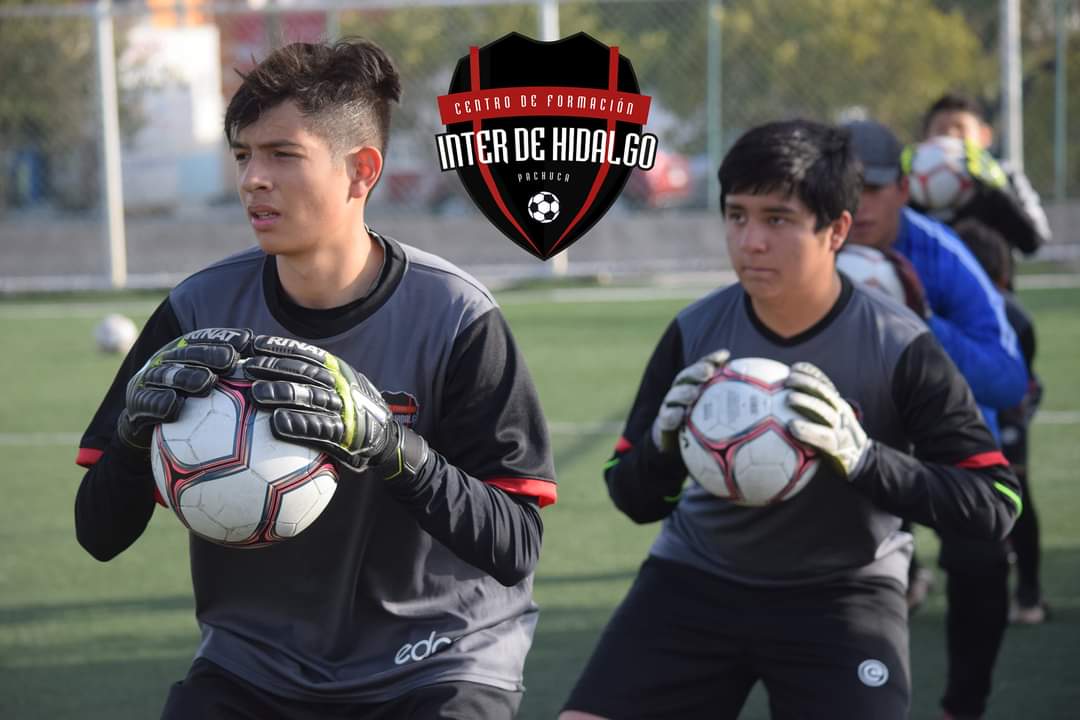 hidalgo_inter's tweet photo. El día de hoy queremos reconocer a todos nuestros porteros 🧤 🥅 en el #DiaInternacionalDelPortero
Muchas felicidades!
#SoyPorteroInter
#YoSoyInter
#EstoEsInter
#ExperienciaInter https://t.co/k5wDTUam8Q