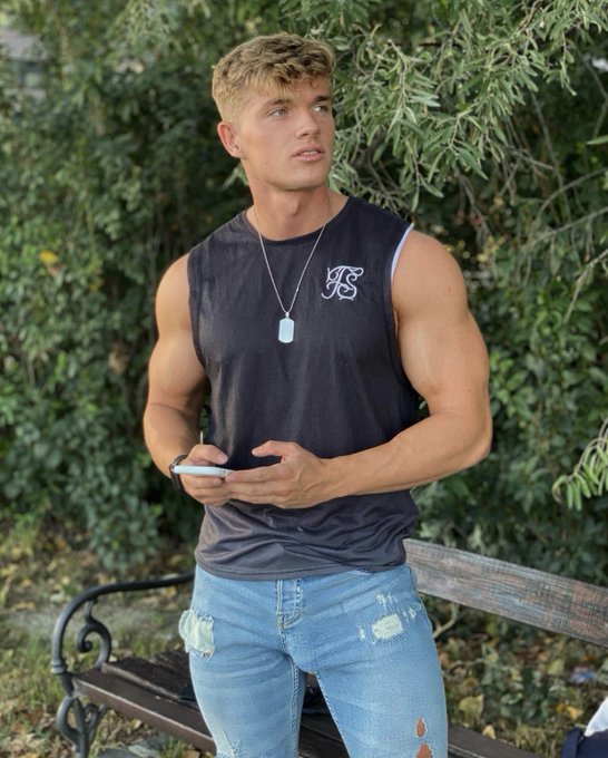 1 or 2? 😋  https://t.co/AT0OpAYxqG https://t.co/ZPjMwvCTwA<a href="/tag/newprofilepic"class="tags"><span>#newprofilepic</span></a>