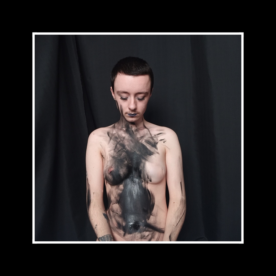 OlivierDuboisGr's tweet photo. Encre
Photo non censurée sur mon OF (lien en bio)
#encre #trans #transboy #transgenre #transgender #mectrans #autoportrait #bodypainting #expression #queer #queerart #boywithmakeup https://t.co/WNW5yu456L