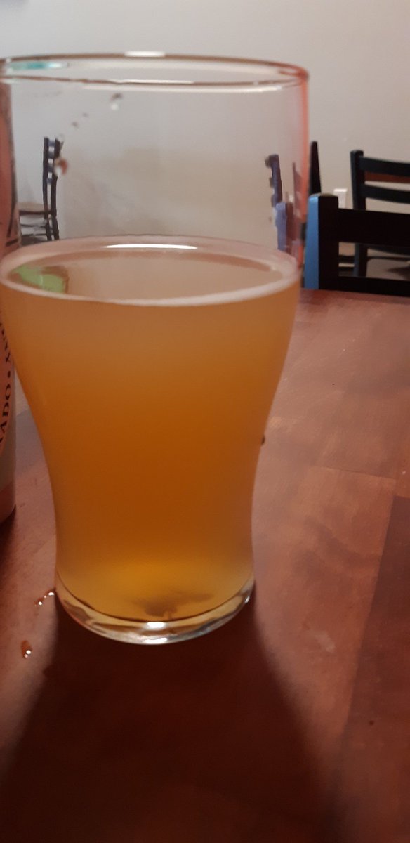 GGirl505's tweet photo. Alright, I'm 100% digging the perks of this new job! We get a shift beer. This is a seasonal guava gose. Its freaking delicious🤤! I'm definitely loving the vibe so far. 🥊🐻🍻#brewery #boxingbear #localbeers #guavagose #albuquerquelocalbeers #beerwithapunch #craftbeer https://t.co/ueDjZifzs3
