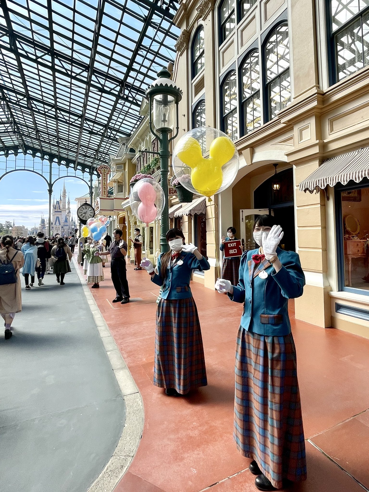 Mezzomikiのディズニーブログ 本日38周年を迎えた 東京ディズニーランド ワールドバザールでは キャストさんたちが 笑顔でお出迎え T Co Wepahnblzy T Co Tzcsw59uif Twitter Mezzomikiのディズニーブログ 本日38周年を迎えた 東京ディズニーランド ワールドバザールでは キャストさんたちが 笑顔でお出迎え T Co Wepahnblzy T Co Tzcsw59uif Twitter