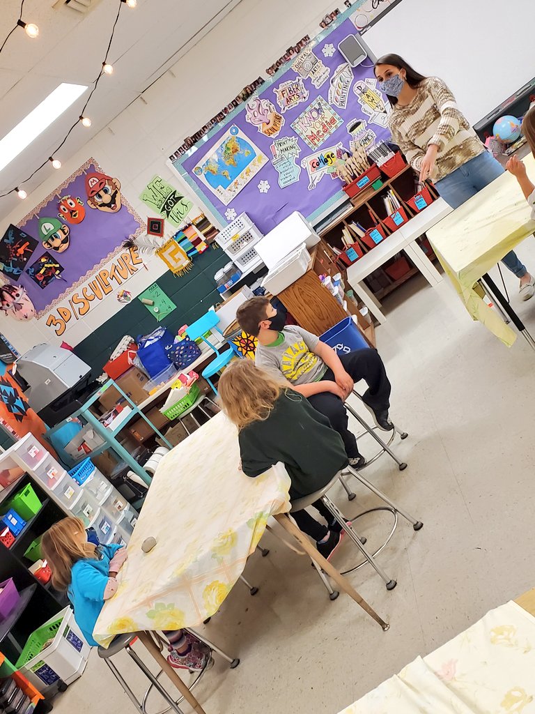 msgettinger's tweet photo. Art is a blast with @clguilford and Ms. Edington! I've always wanted to make a clay pot and my class wanted me to stay and join the fun! Talk about a win win! We can't wait till they are finished and can fill them with M&Ms 😉😊 #bLEADsgreen https://t.co/yiAG7iT7UF