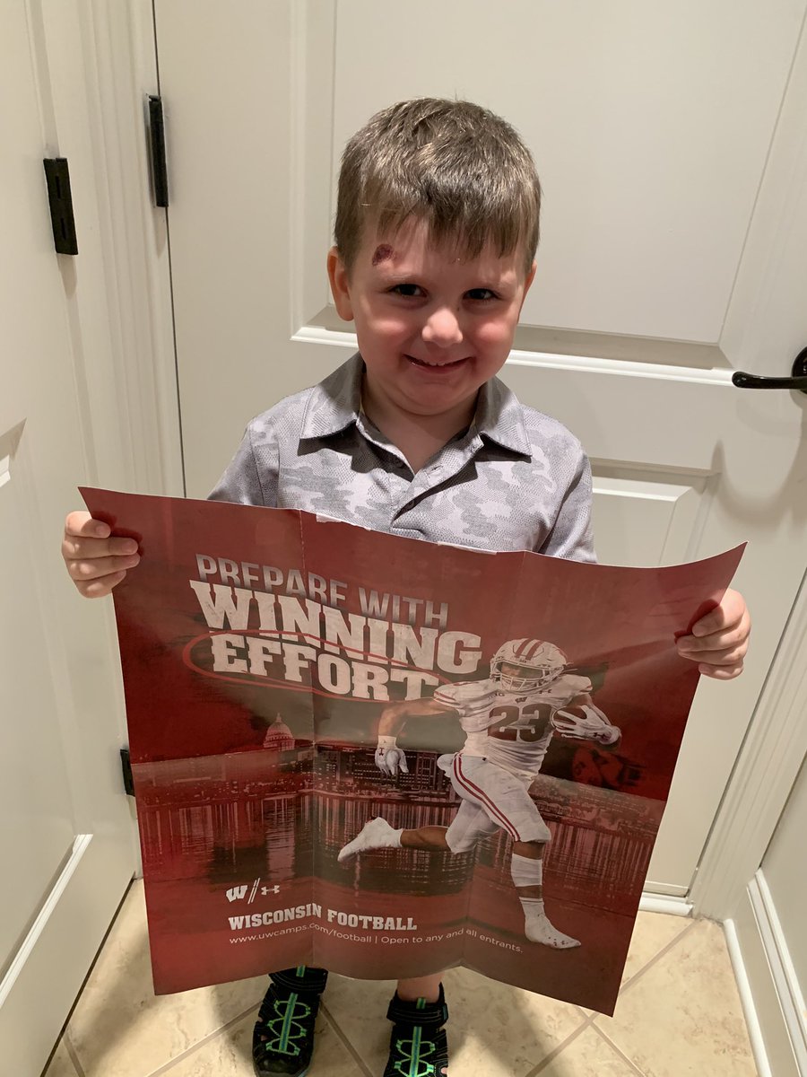 MaxwellHull73's tweet photo. Thankful to receive a camp invite from @BadgerFootball https://t.co/BgHYDVhDAc