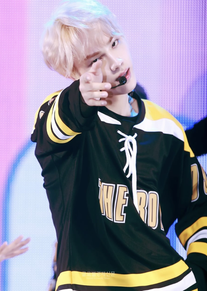 hourly haknyeon 🍬 tweet media