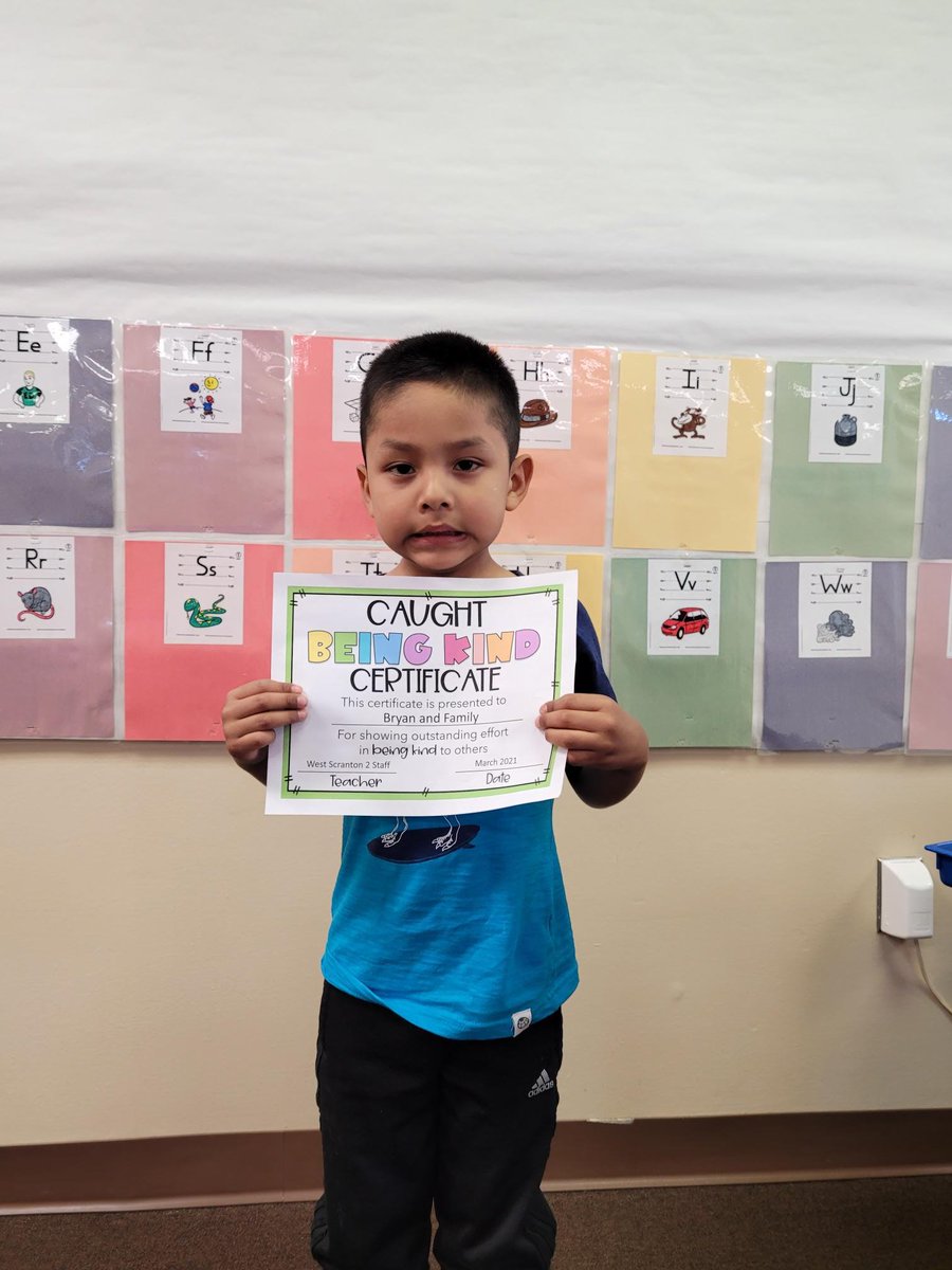 ACE_ELP's tweet image. During the month of March,  West Scranton 2 families practiced kindness by collecting pennies/coins for the Pennies for Health Fund.  Bryan and his family received a Caught Being Kind Award for completing this task.

@OHS_Director @HeadStartgov #HEADSTARTWORKS