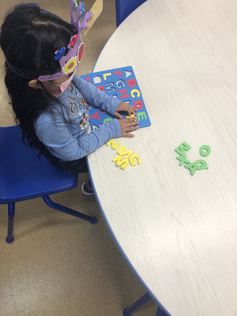 ACE_ELP's tweet image. Planting seeds and alphabet recognition at SS1.
#headstart #planting #spring #preschool #headstartworks #headstartcutie