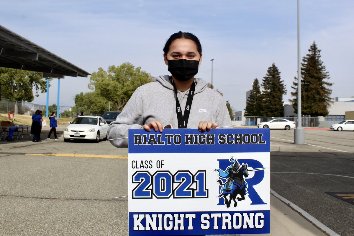 It’s almost graduation time! 🎓

Rialto HS seniors picked up caps &amp; gowns, yard signs, and more Wednesday afternoon. Lots of proud smiles as our awesome students near a momentous milestone! 

Go Knights! Go Class of 2021!