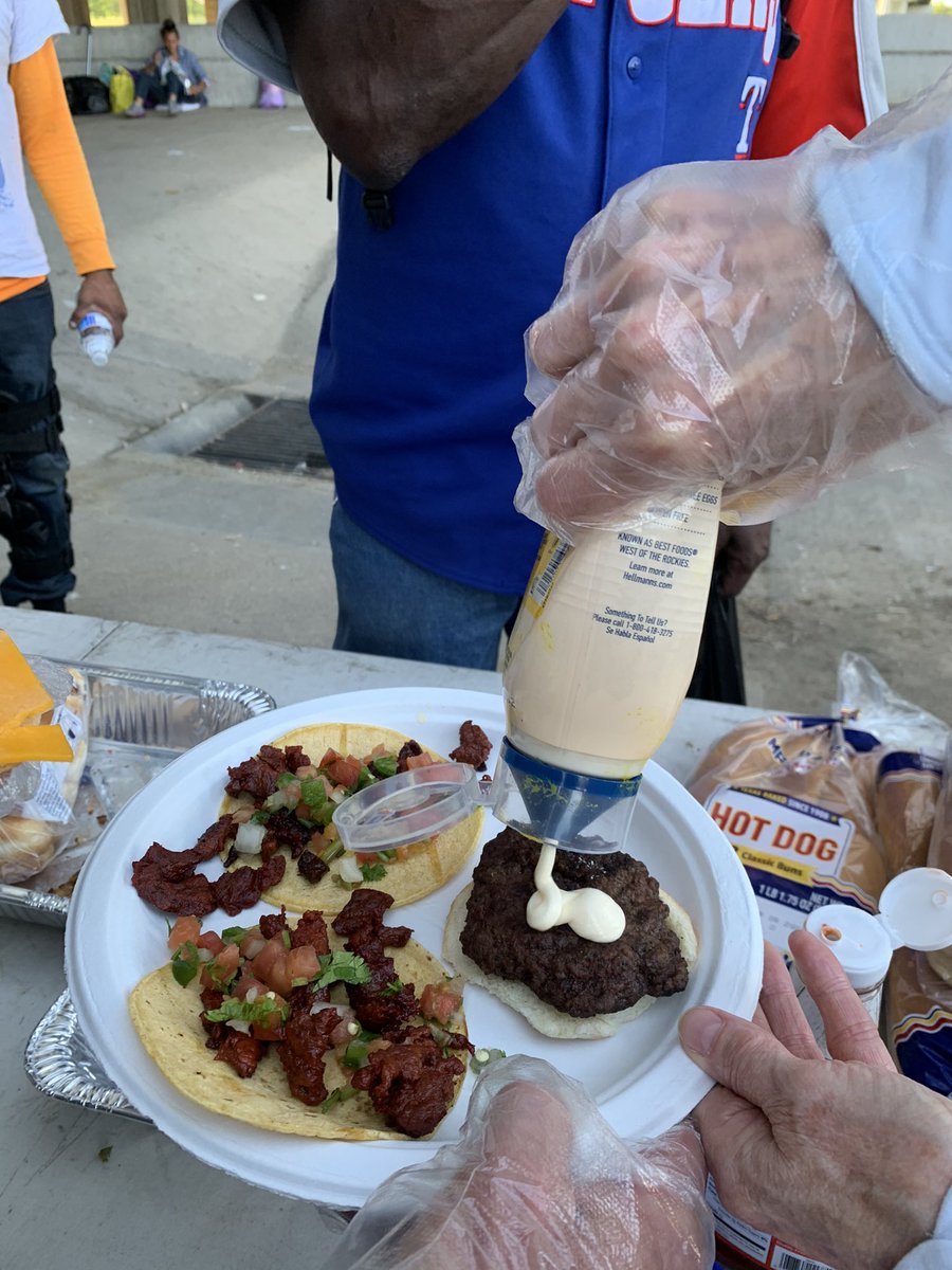 TEAMUTB's tweet photo. Serving members of our community experiencing homelessness #FortWorth #community #TexasStrong https://t.co/1ITqCFxwl6