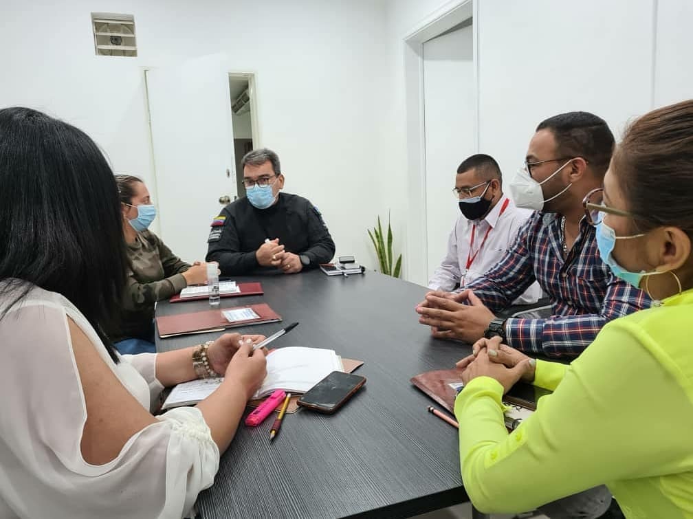 Dando seguimiento a las alianzas estratégicas de la Gobernación con organismos del nivel central, dependiente del Ministerio de Agricultura y Tierras, desarrollamos una mesa de trabajo atendiendo instrucciones del gob @rafaelcalles
#PortuguesaLealesSiempre #NicolasMadurosEsPueblo