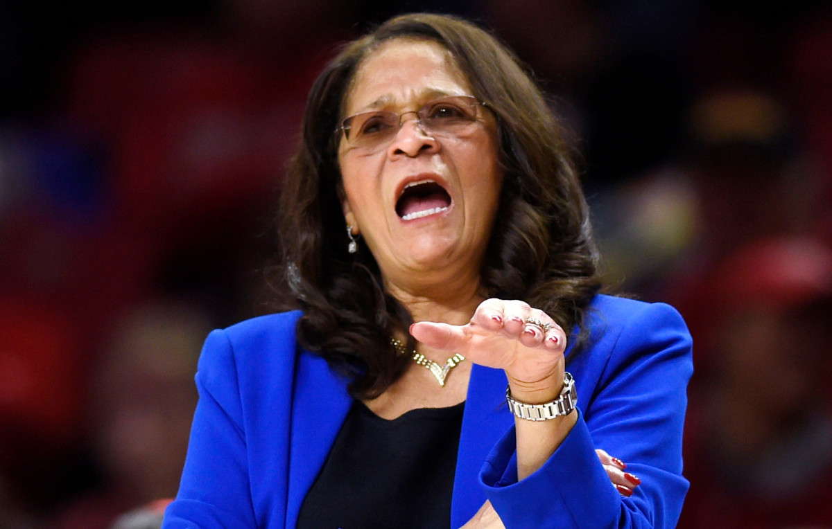 C. Vivian Stringer gets five year extension to stay at Rutgers