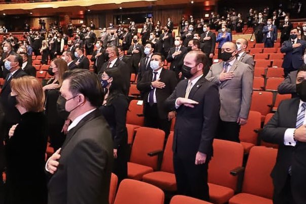 AlvaroArzuE's tweet photo. Mis mejores deseos a la octava Magistratura de la Corte de Constitucionalidad. Tienen en sus manos una gran responsabilidad a la que se suma restaurar el orden constitucional y retomar el camino de esa Institución. https://t.co/czll2pe0nN