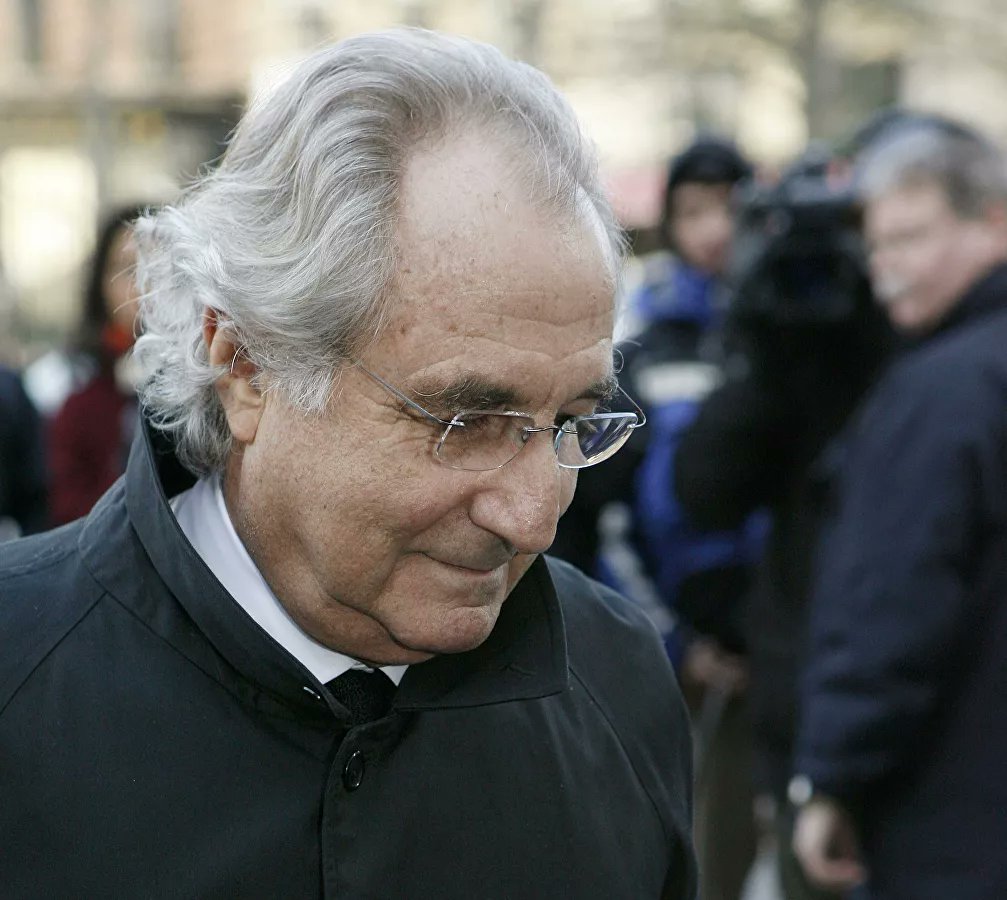 Este hombre murió hoy en una prisión en 🇺🇲.

Es Bernie Madoff. El 'genio' detrás del mayor esquema PONZI en el 🌎. 

Hoy en #Cuba no entienden q #TrustInvesting es lo mismo. Pero por advertencia no será 🤷🏻‍♂️.

@MagnusDracoIV