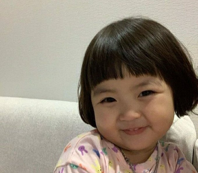Lunesito No Twitter Las Mujeres Que Usan Stickers De Esta Ninita China Son Toxicas Lunesito No Twitter Las Mujeres Que Usan Stickers De Esta Ninita China Son Toxicas