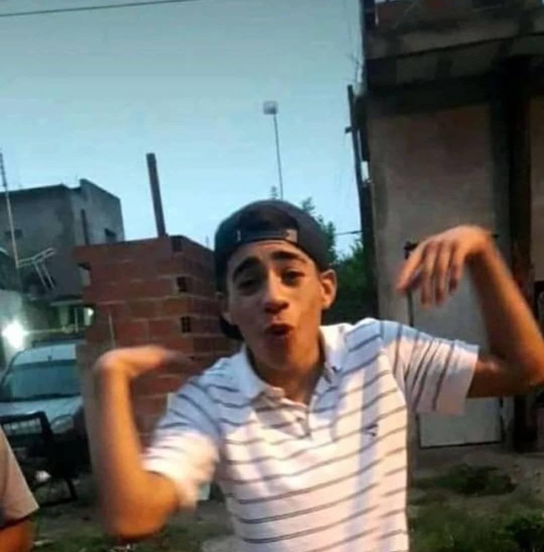 4:00 am: estasssssssss? 😏
4:01: novastarrrrrrrrrr