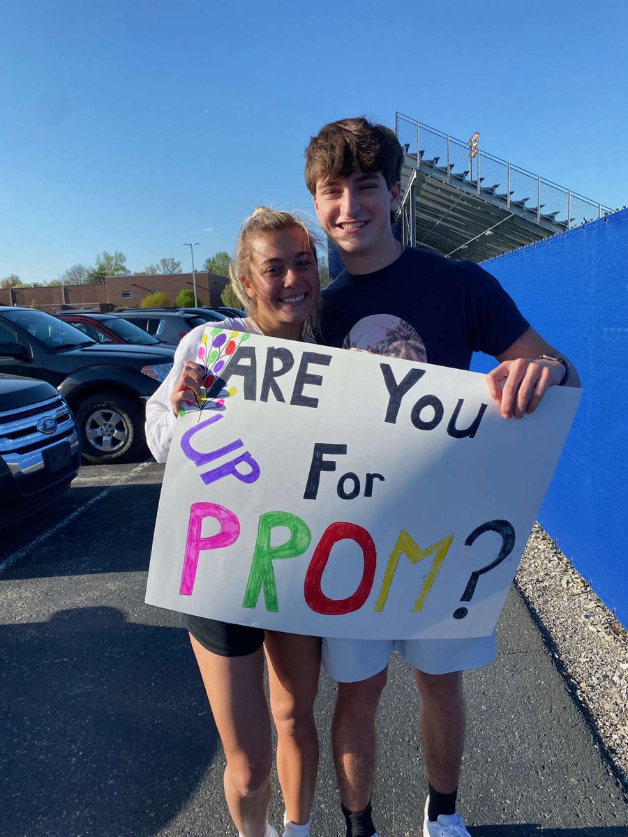 These PIX ARe great!! Sally Dilts and Ryan Marcella will be FLOATING AWAY at PROM🎈🎈