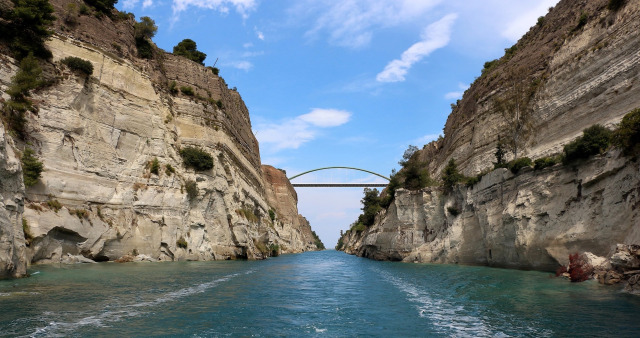 Building effective communication channels – The word ‘channel’ has various and differing meanings. I grew up on a ranch, and we had to get water to the grass and to the cattle. My dad and... leadonpurposeblog.com/2016/11/28/bui…