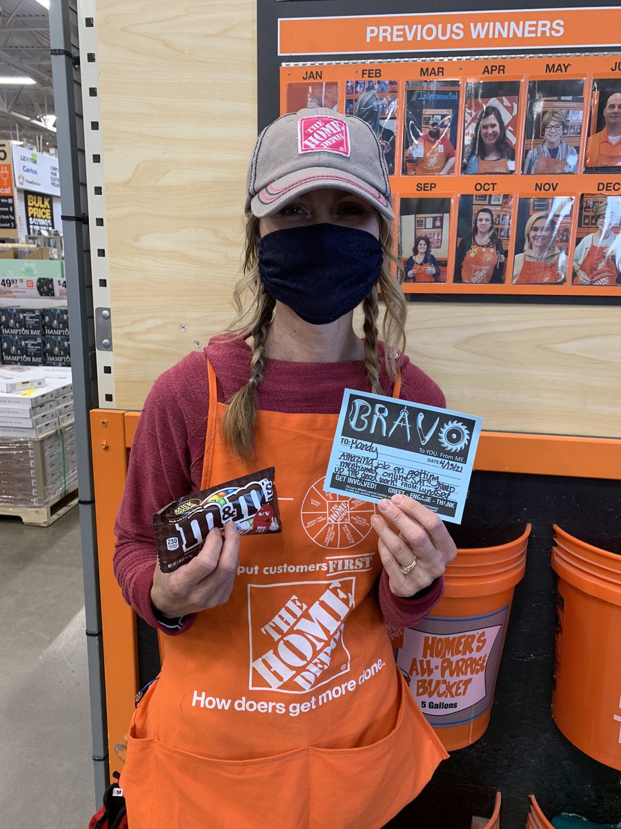 Alright everyone, these two got mentioned on #OnlineSAT 2 WEEKS IN A ROW!!🔥🔥 WHAAAAT?! These two are amazing and always takes care of our customers! Good job girls! You deserve it!! 🙌🏼🔥 #OnlineSAT #2weeksinarow <a href="/JasonHolley4418/">Jason Holley</a> @ScottyMac4418 @DerekC4418 <a href="/Alvarez2Joe/">Joe Alvarez</a>