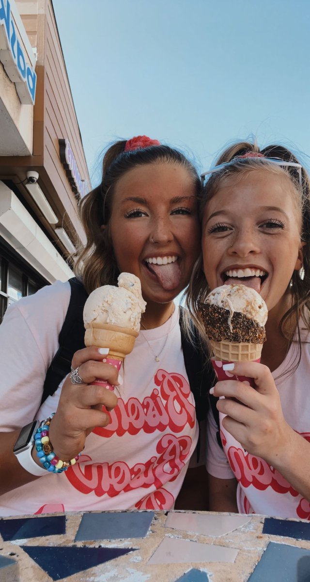 My account got hacked so hello new Twitter🤍