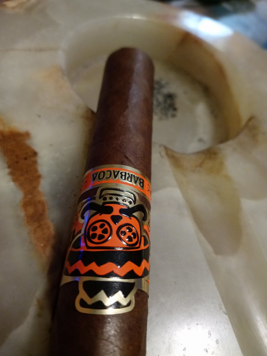 Another long day payoff time let's try #cigars @RojasCigars street taco barbados @Mike_W_Simpson @CalvinThomps99 @Oilersfann83 @Lakers8052 @thunder13tc @CigarChairman @ChacocII @chaseyerself @BOSSDAWG75 @bigbucky24 @ftworthnole @TNHerfin @fStogies