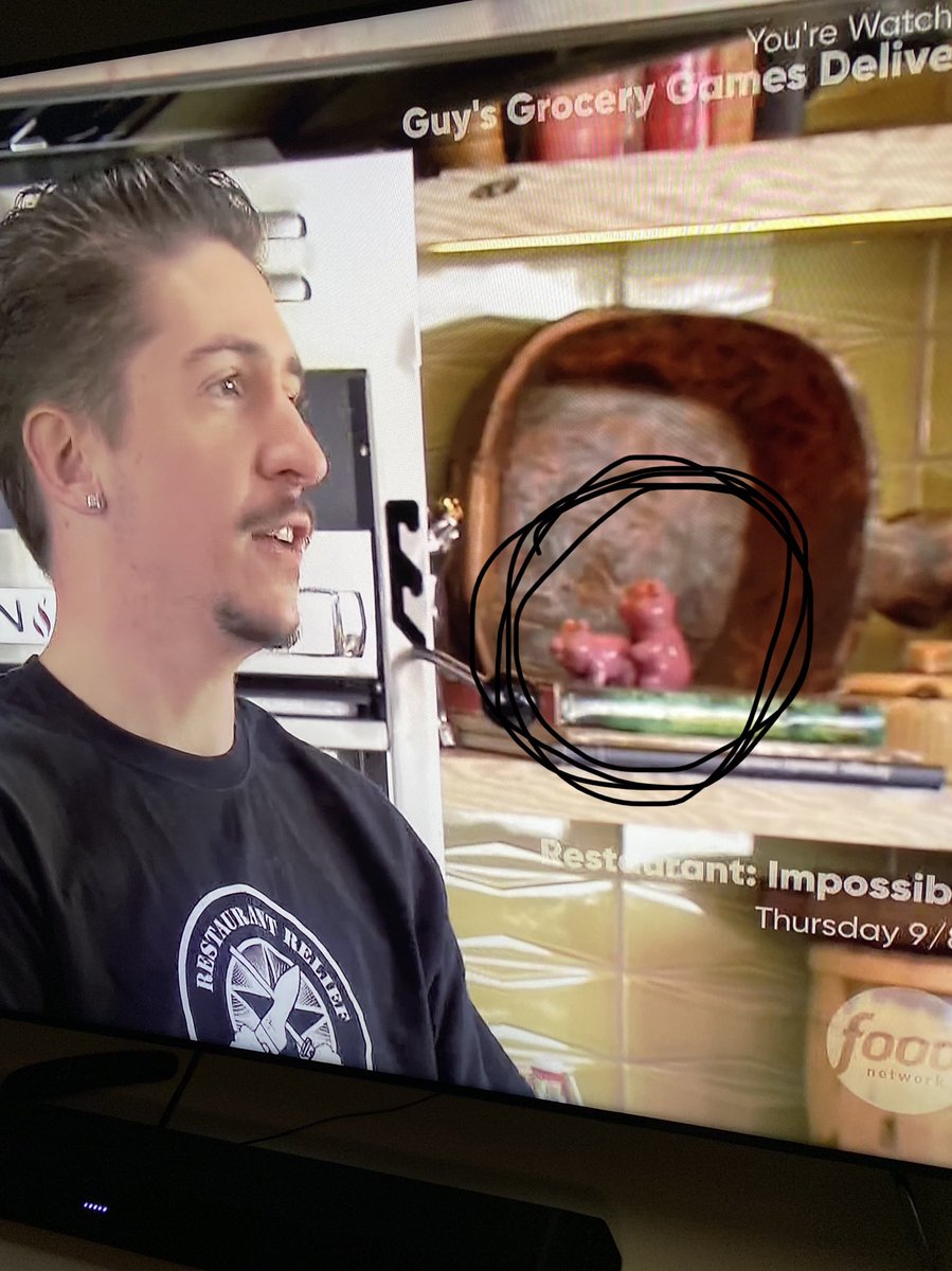 ECScott20's tweet photo. ⁦@GuyFieri⁩ interesting kitchen decor you have...😳 #guysgrocerygames ⁦@FoodNetwork⁩ https://t.co/bkh73OhveQ