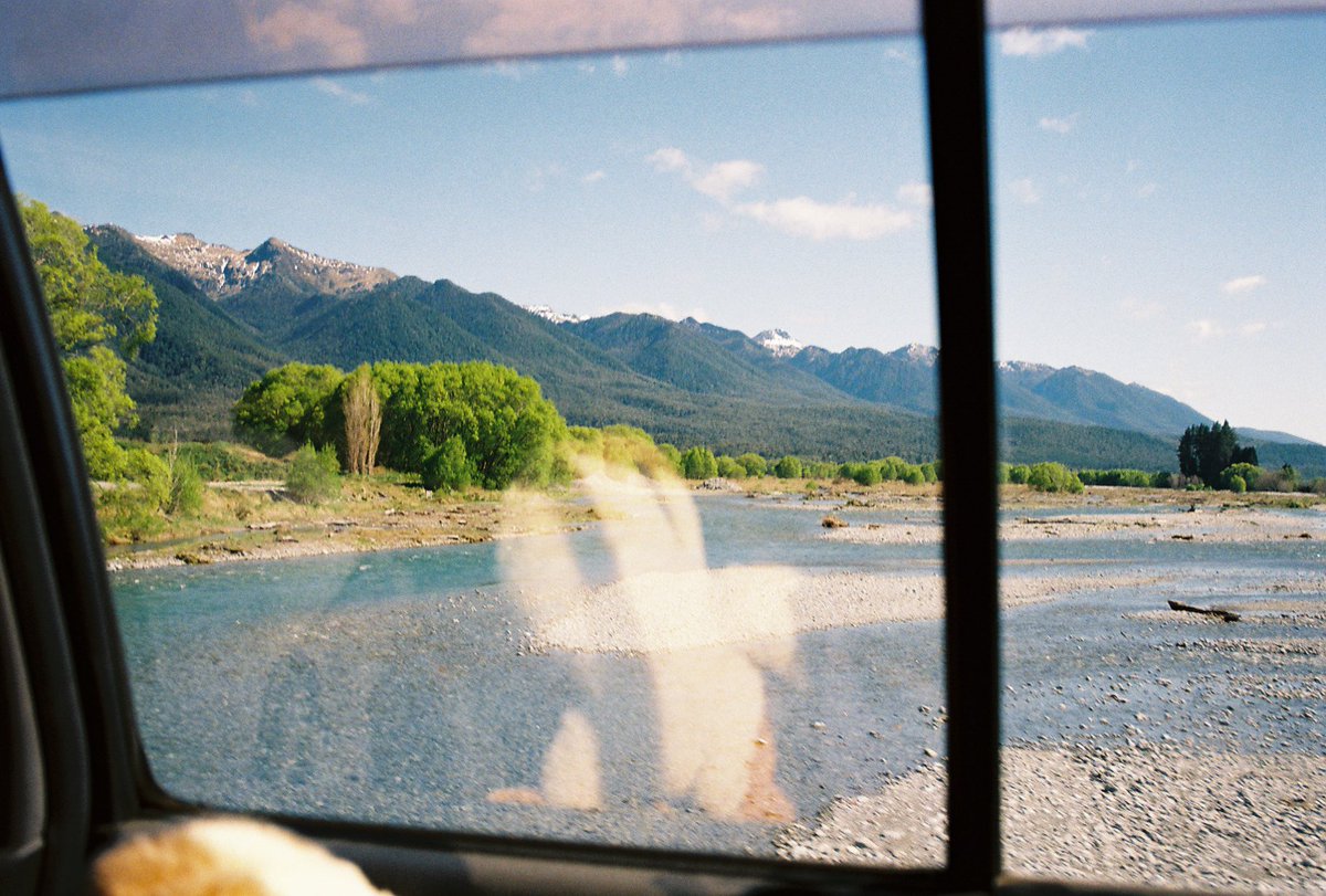 theharveydean's tweet photo. The camera:               vs.              The film: https://t.co/KUEBBskXne
