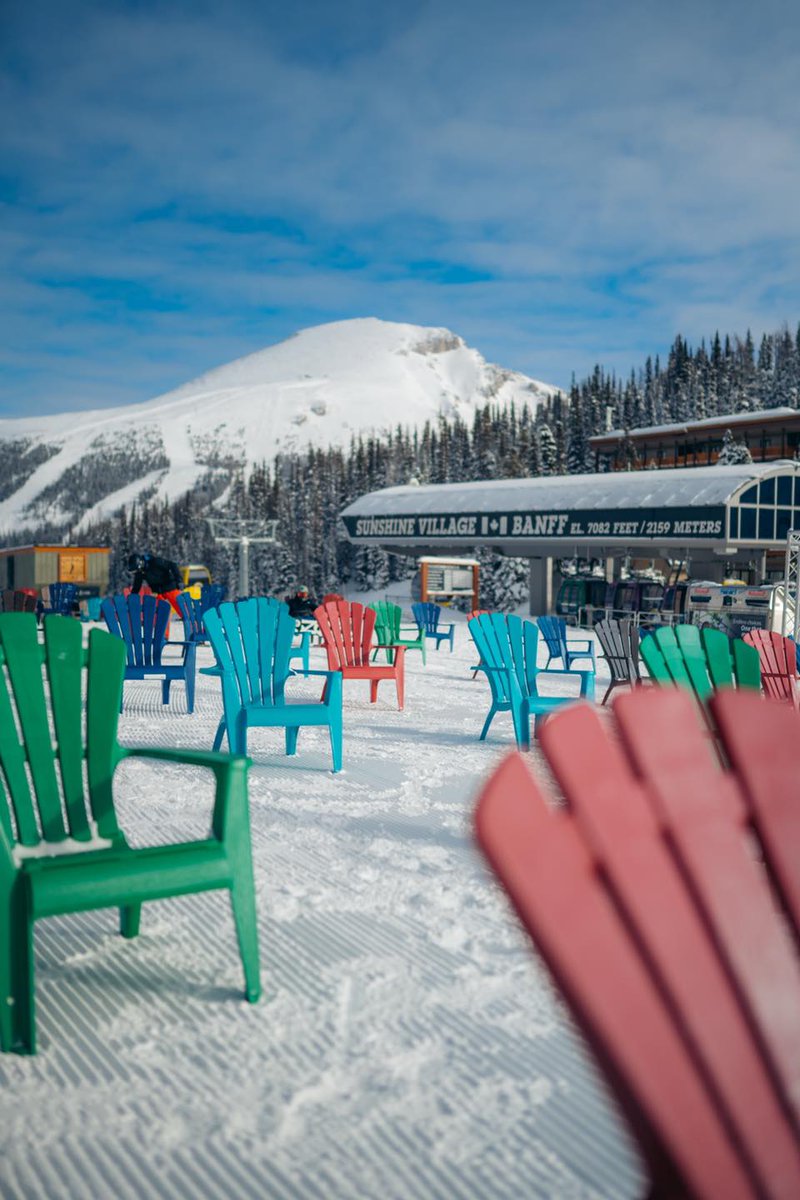 IAmASnowSeeker's tweet photo. Who's ready for some #FridayFun?
Is anybody getting out for some spring laps at @SunshineVillage? The season is winding down, but there's still some time to do some skiing or riding!
#SnowSeekers #SunshineVillage #ShredSSV #ExploreAlberta #skiing #snowboarding #BanffNP #MyBanff https://t.co/wqbLKOcoaV
