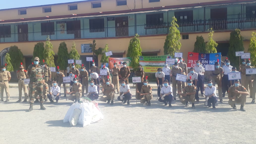 doontigers's tweet photo. @BhoomiYouth @HQ_DG_NCC #NCCagainstplastic 
126 SD/SW cdts of 29 UK Bn NCC participated in plog run, awareness rally #NCCagainstplastic https://t.co/nECubRhvel