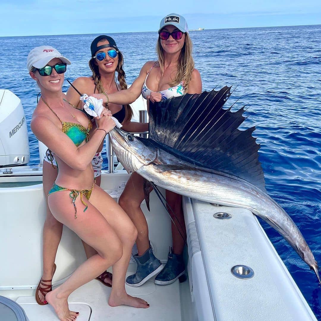 Amazing Catch.🦈🦈
.

#fishing #couplefishing #fish #fishinglife #saltlife #fishingstir #fishingaddict #rainbowtrout #oceanfishing #fishinglovers #lovefishing #fishinglifestyle #fishingisdope #fishingtips