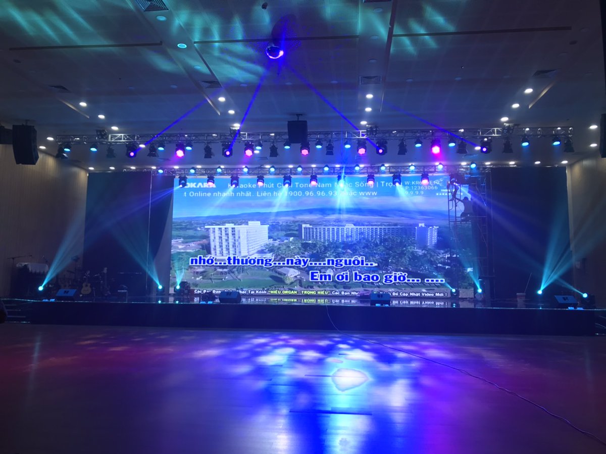 HARMAN_Pro's tweet photo. Building an ideal, future-forward business space, Tan Hiep Phat Beverage Group in Vietnam equipped its 1,000-seat meeting hall with a cutting-edge HARMAN Professional audio solution that delivers pristine sound.

Learn more: https://t.co/Mm7fDLZ9dp

#HARMANExperienceAPAC https://t.co/hBwwIhTSKm