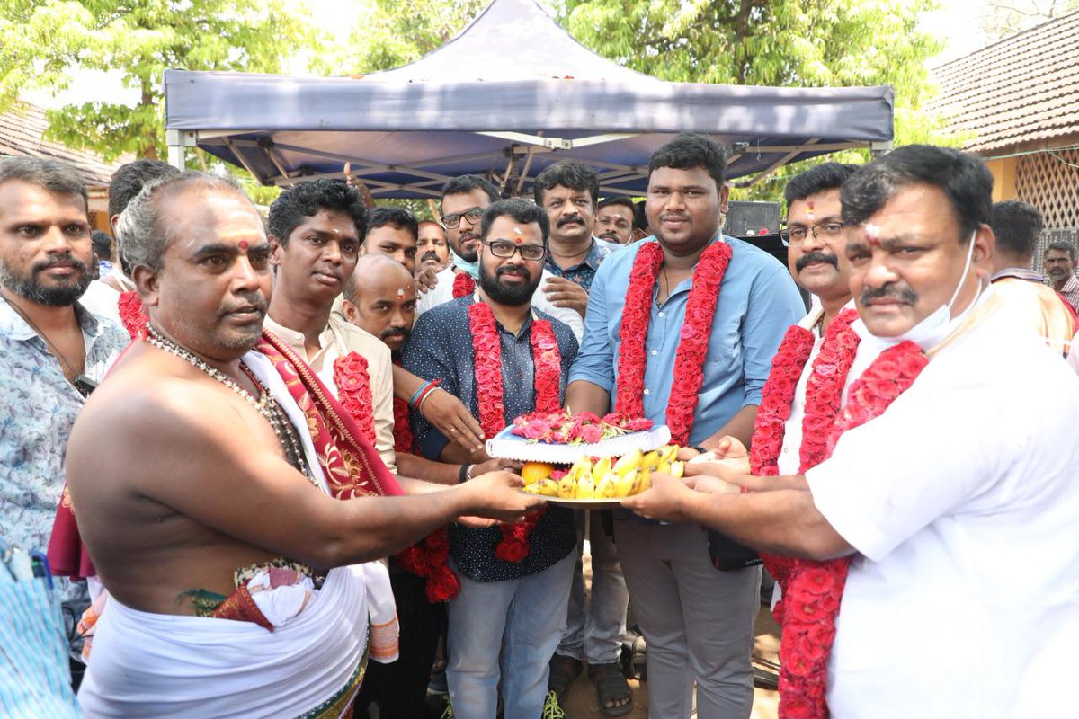 rameshlaus's tweet photo. Shoot Started
@888production1
#SanthiSoundarajan #TheSunlightWoman
#RajeevGopinath
#AnoopShoban
@DirJayaseelan
@Gopinathd06
@GhibranOfficial
@resulp
@thamizh_editor @yugabhaarathi @KaliPremkumar @Ponparthiban @onlynikil #NikilMurukan #NM https://t.co/u5O2gd9sHP