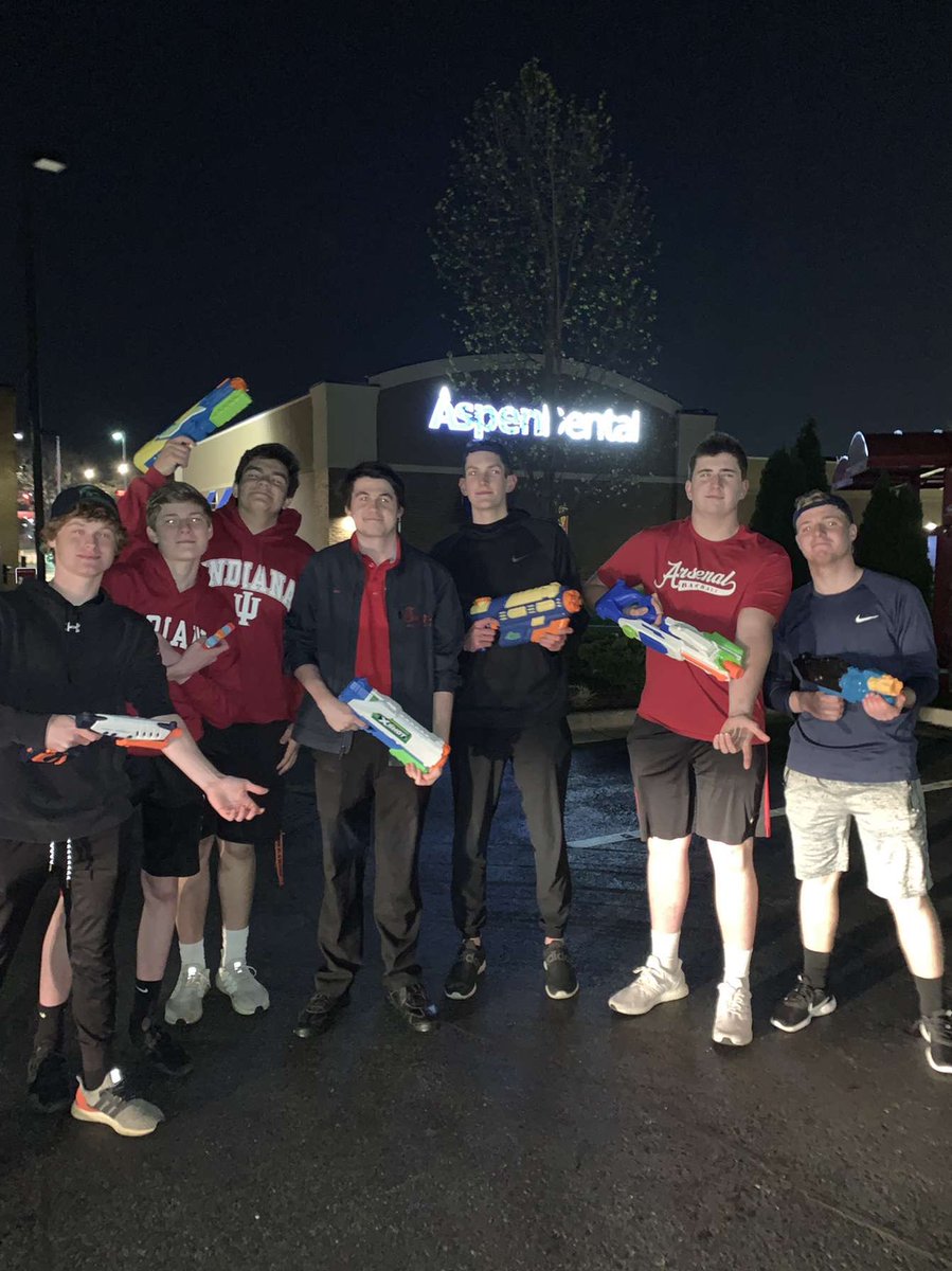 2021Assassin's tweet photo. Dam the boiz used goddamn guerilla warfare to get cormac. They had AHPD worried. (Cormac tried to escape through the garbage) respect it. Drew takes out cormac https://t.co/94AkW106mo