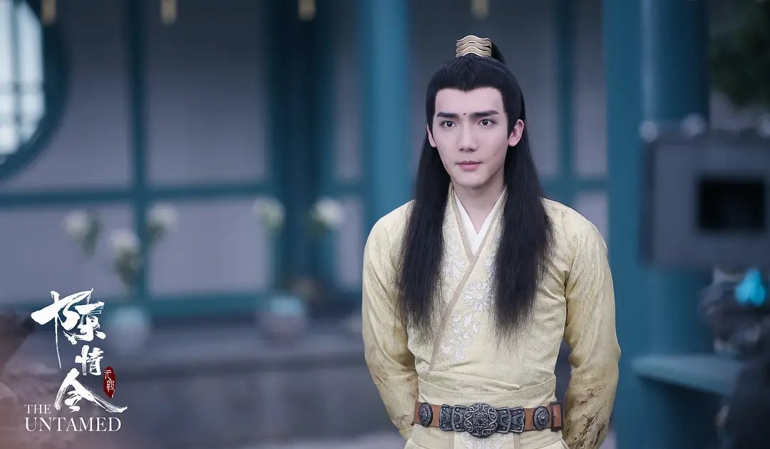 Starting for the Jin Sect, we have sect heir Jin Zixuan, aka The Peacock, aka Jiang Yanli's betrothed and crush. He's initially a rude awkward dick, but he gets better with time. Wei Wuxian and Jiang Cheng Do Not Like Him. Has one (1) friend and the world's worst dad.