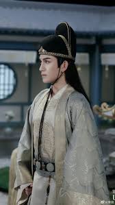 Sitting somewhere between the Nie and the Jin is Meng Yao, later known as Jin Guangyao and Lianfang-zun. He's the bastard son of the Jin sect-leader and when we first meet him, he and his dimples work for Nie Mingjue. Wants to get RAILED by Lan Xichen (who wants this also).