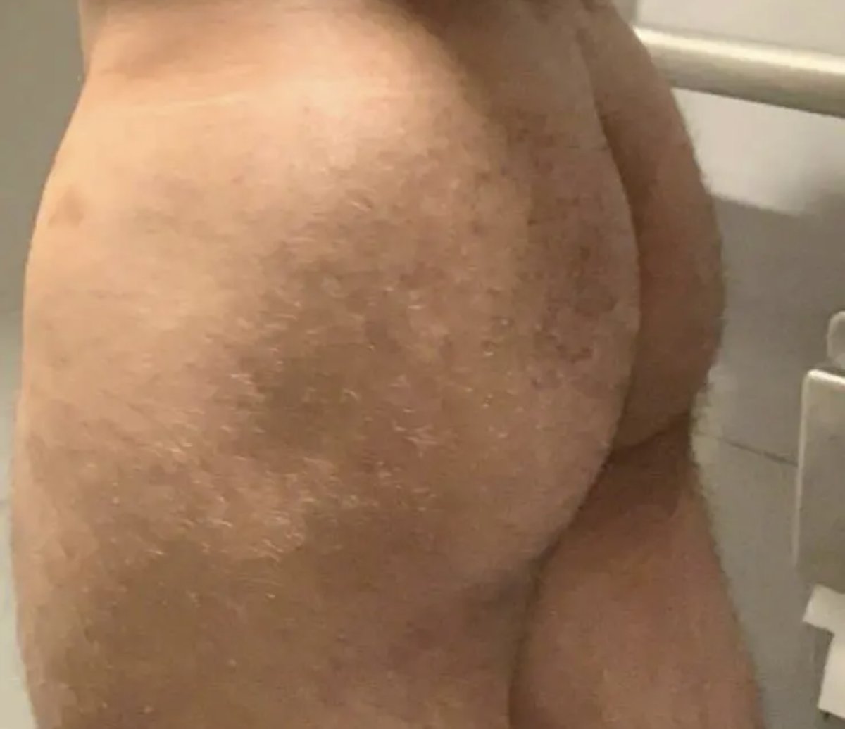Zaddy75219's tweet photo. Bi discreet attractive white college kid wants to try to be a cum dump//Face down ass up blindfolded//Dump n Go// 5”9,165// Oak Lawn//DM for details https://t.co/MRP0w0mS80