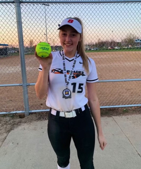 IowaRenegades's tweet photo. Congratulations to Kasey Larsen on her Homerun in the 16u division of the Ankeny tournament on 4-11-21. https://t.co/UZIOAr3yhl