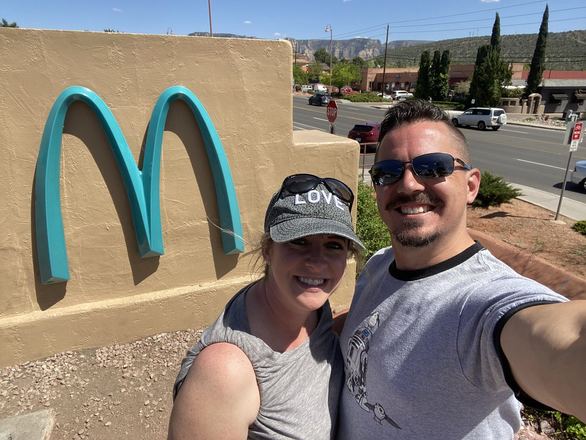 JackDeus's tweet photo. I finally found it, a shiny McDonalds! #ImLovinIt #PokemonGo @McDonalds @PokemonGoApp https://t.co/oxNFjQALH0