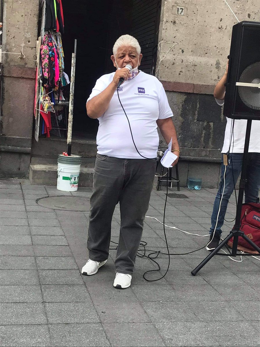 angelpulgas19's tweet photo. El día de ayer junto con mis compañeros candidatos seguimos recorriendo las calles del centro historia dando a conocer las propuestas que traemos, escucharlos y entablar un vinculanya que más que candidatos somos sus vecinos y amigos.
#PartidoEncuentroSolidario #PES2021 #PESCDMX https://t.co/oR4ZKz98bs