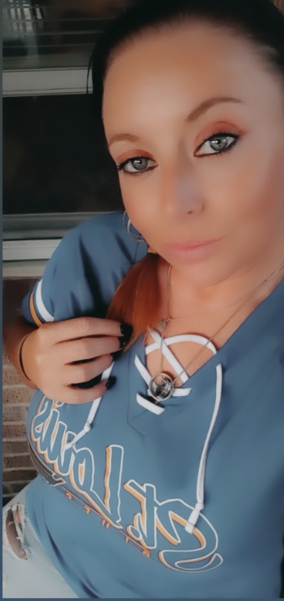 Brittain1980's tweet photo. Haven't been up for pics really. But I sucked it up to get one out today.
I know I feel too much and I never understand enough, but the longer I'm alive the more I value and appreciate gentleness...
#imhurtingandhealing #onedayatatime #onestepatatime #itsprogressnotperfection https://t.co/JK8sbGA4CU