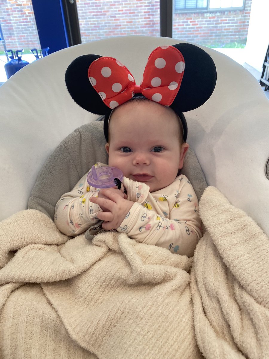 torizzle95h's tweet photo. 5,000 retweets &amp; my husband said we could take baby girl to Disney World for her 1st birthday. Make it happen Twitter ❤️🤪 https://t.co/t3jfFsyOWi